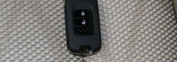 车钥匙开不了车门怎么办