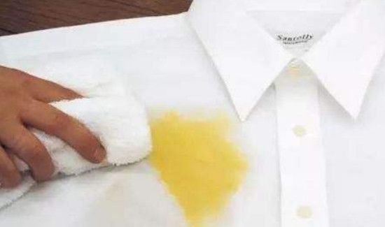 棉袄上面的油怎么洗掉
