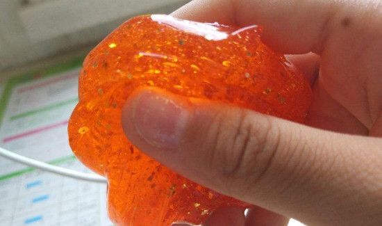 衣服上沾了水晶泥怎么清洗