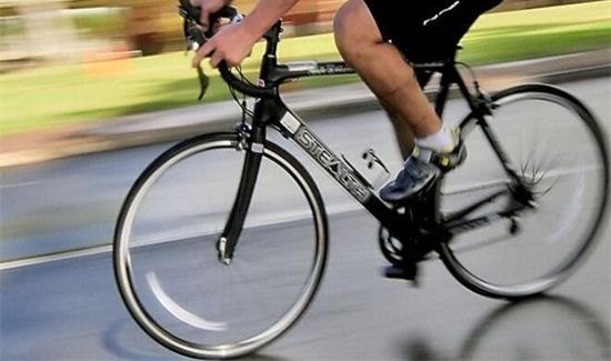 躺着骑自行车姿势