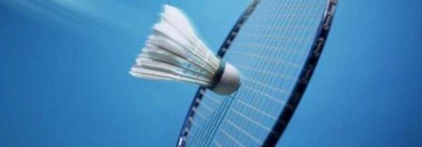 打羽毛球能长高吗