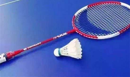 新手打羽毛球技巧