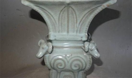 四羊方尊是什么器皿