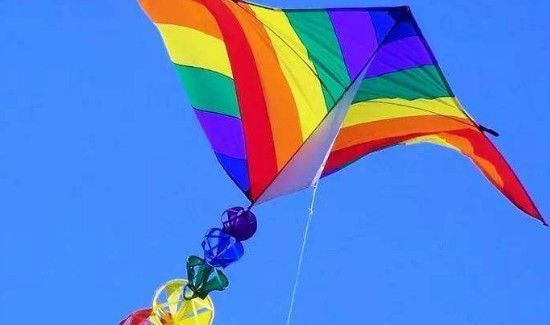 风筝为什么是对称的