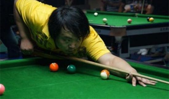 台球正确的出杆