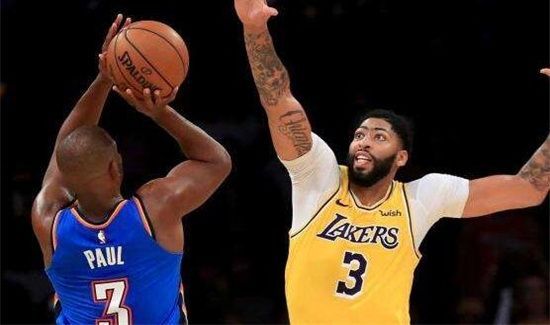 篮球正确防守动作