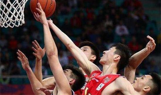 篮球正确防守姿势和技术动作