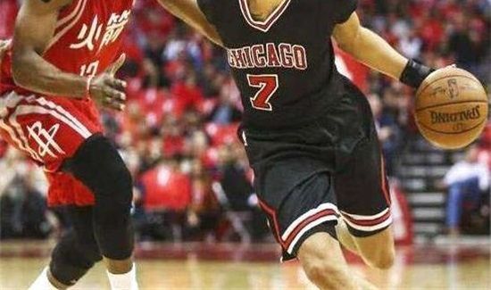 篮球正确防守姿势和技术动作