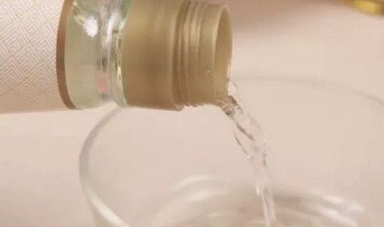 耳环生锈怎么清洗