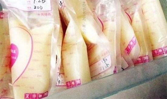 母乳能不能开水隔着烫