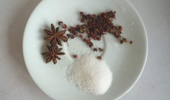 炒菜如何防止锅底烧黑