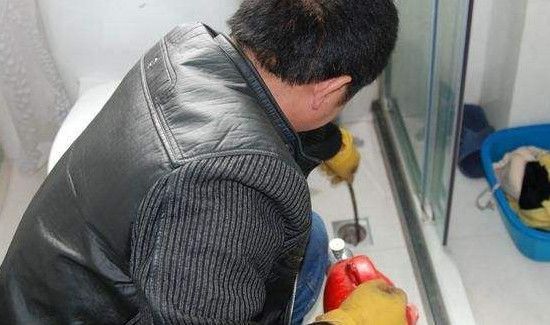 新入住的高层厕所反味