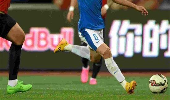 足球怎么发力才能踢得远