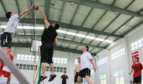 排球击球后动作