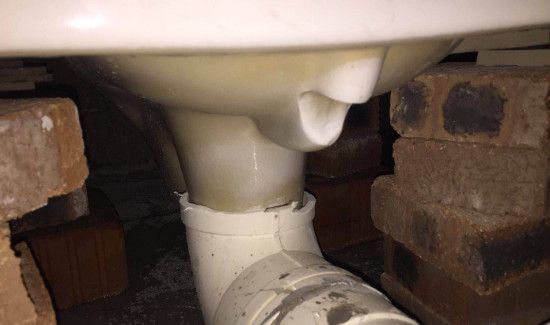 卫生间漏水到楼下原因