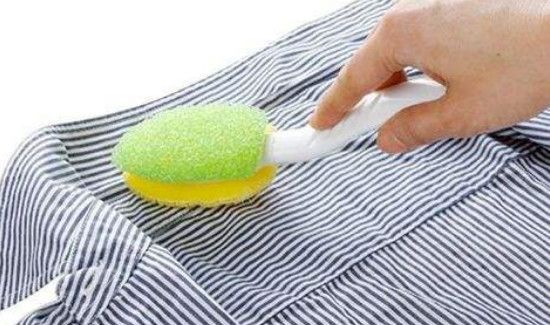 衣服上沾了很多小毛毛怎么办