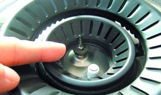 煤气灶打着火松手就灭