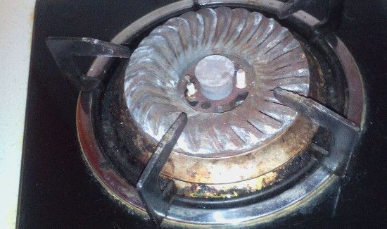 煤气灶打着火松手就灭