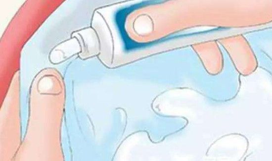 棉袄上有油洗不掉怎么办