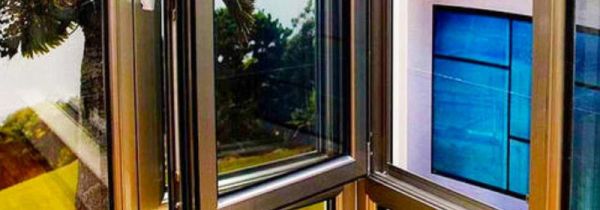 开暖气玻璃起雾怎么办