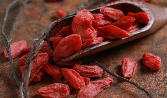 枸杞放了2年变黑能吃吗