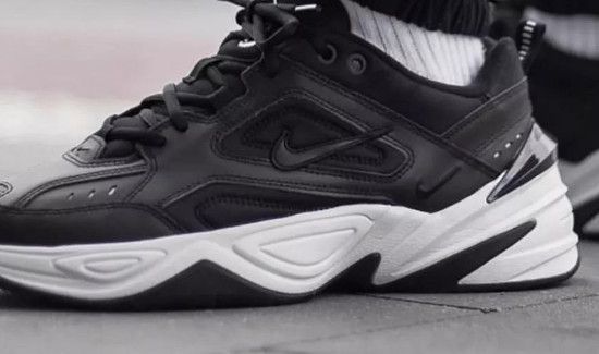 耐克m2k后面几个孔