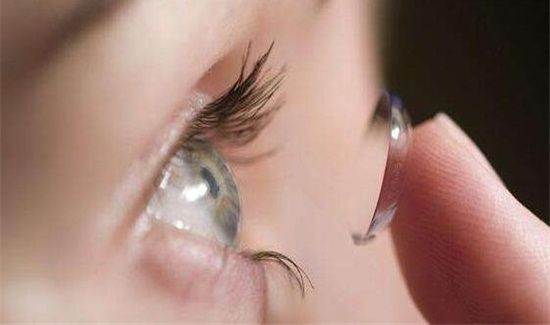 眼睛敏感怎么戴隐形眼镜
