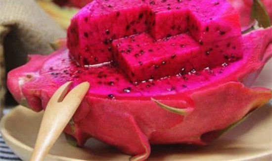 红心火龙果和柿子能一起吃吗