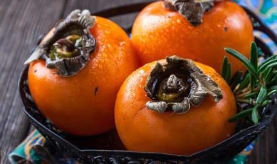 吃鸡肉可以吃柿子吗