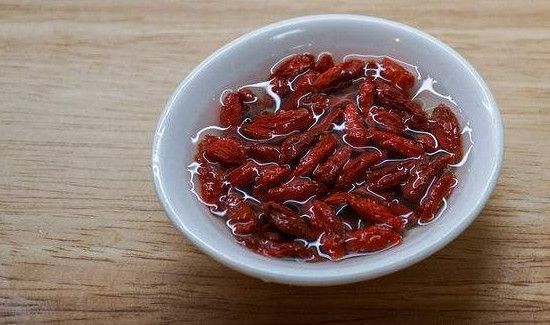 枸杞罗汉果能一起泡吗