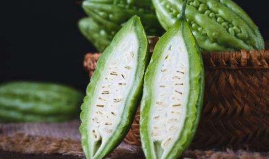 螃蟹和苦瓜能一起吃吗