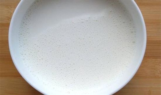 虾爬子和牛奶可以一起吃吗