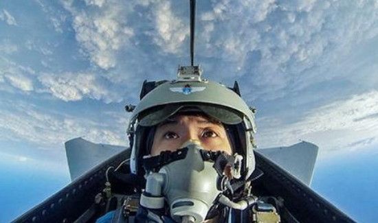试飞员和飞行员的区别