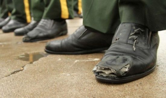 皮鞋放久了为什么会烂