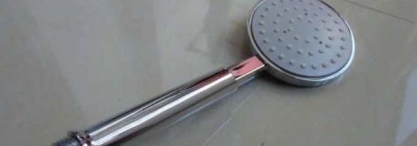 用白醋清洗淋浴喷头