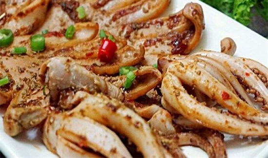 鱿鱼须上的小颗粒能吃吗