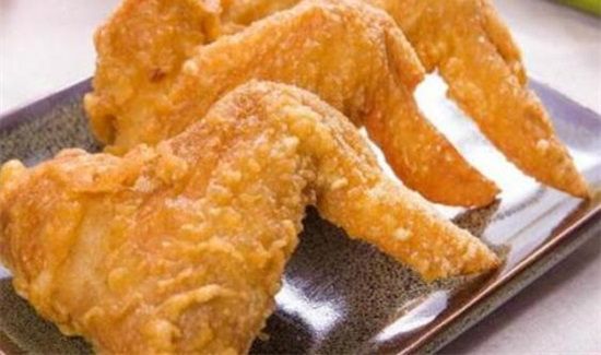 鸡翅先腌制还是先焯水