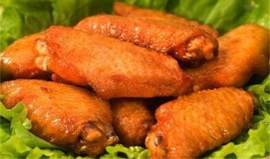 鸡翅先腌制还是先焯水