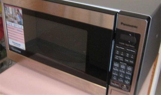 微波炉一热就有异味怎么办