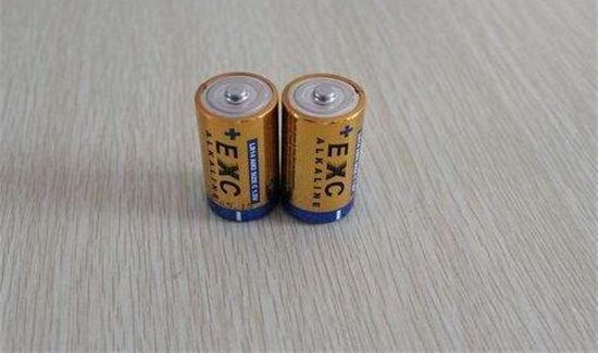 干电池的负极是用什么金属制成的