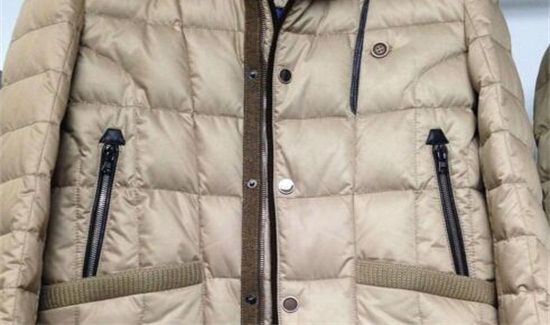 羽绒服衣领变黑怎么洗