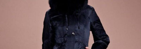 羽绒服衣领变黑是怎么回事?