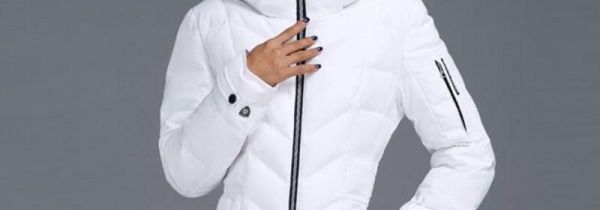 白色羽绒服染色了怎么办