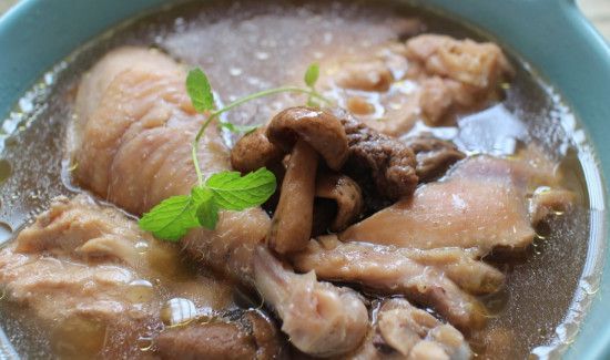 红菇炖鸡汤的禁忌