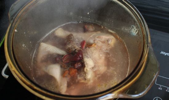 红菇炖鸡汤的禁忌