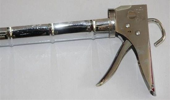 胶枪用完了怎么更换