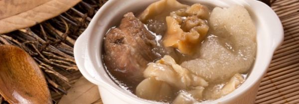 炖花胶汤要放什么药材