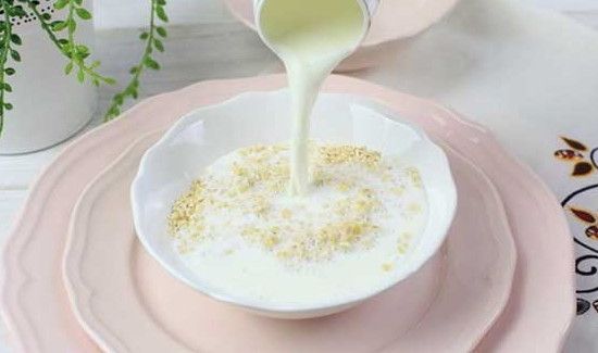 牛奶当水喝2年的危害