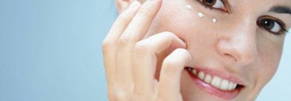 眼霜可以白天用吗