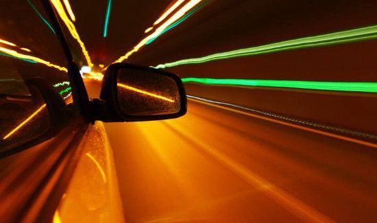 高速上绿色激光的作用